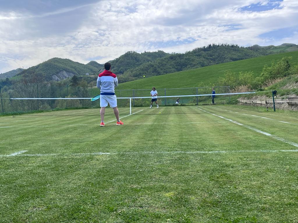 Una fase di gioco su uno dei campi del Fanante Tennis & Country Club