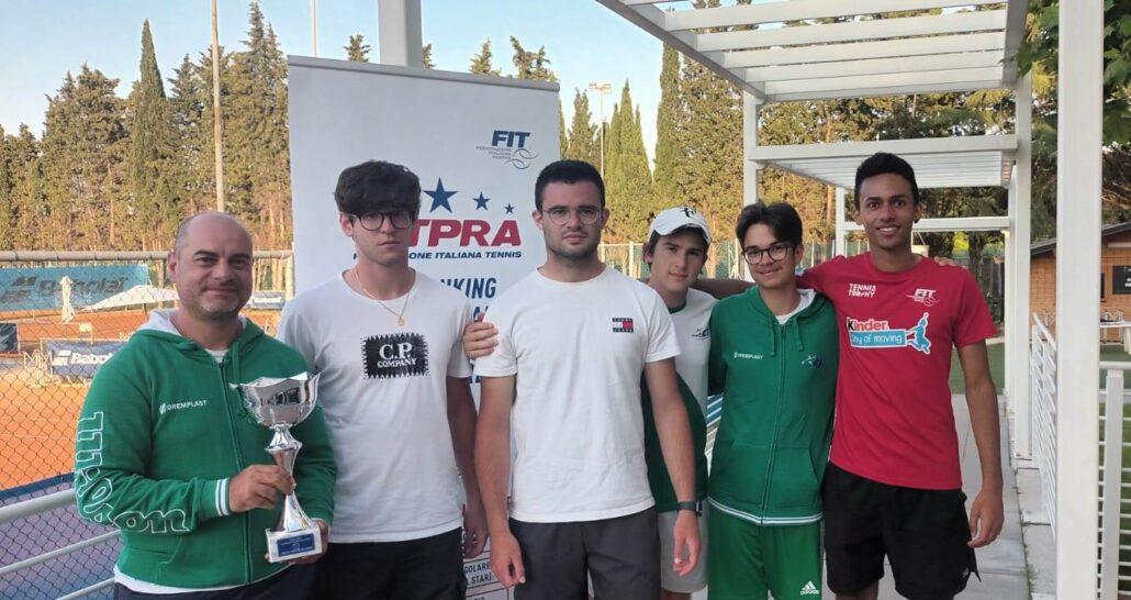 La squadra del Ct Massa Lombarda vincitrice della fase regionale di Coppa Italia Tpra al Queen's Club Cattolica