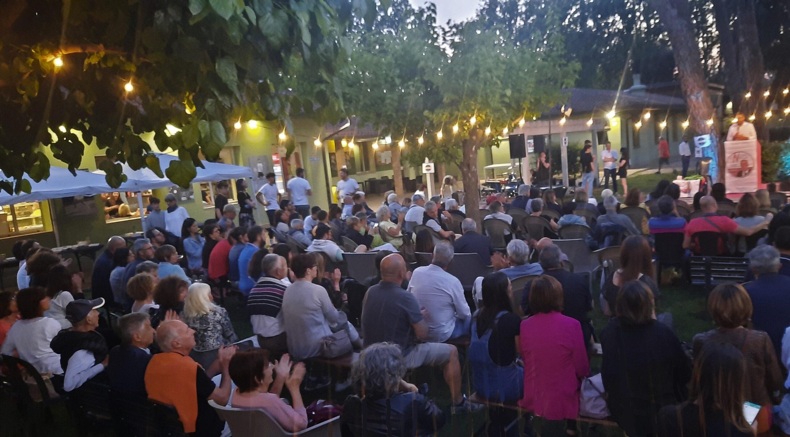 Tennis Club Faenza: oltre 3mila euro nella serata di beneficenza con Gene Gnocchi, in favore della palestra di lotta “Lucchesi”