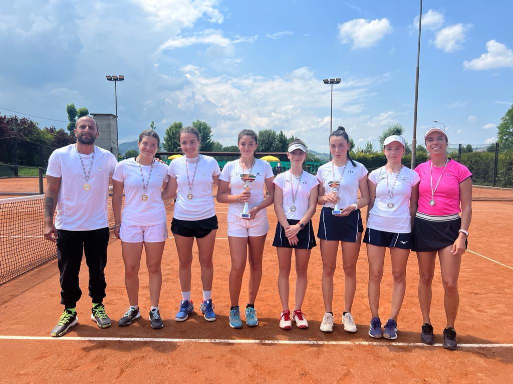 Le squadre under 16 femminile di Virtus Bologna e San Marino Tennis Club protagoniste della finale regionale