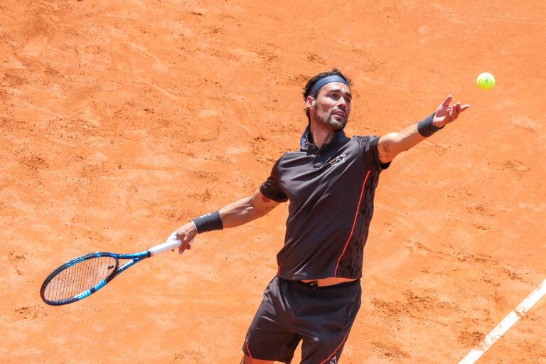 Fabio Fognini al servizio
