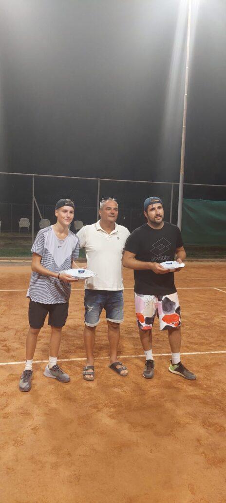 Marco Veronesi e Lorenzo Montanari con Pietro Melandri, titolare della Miter