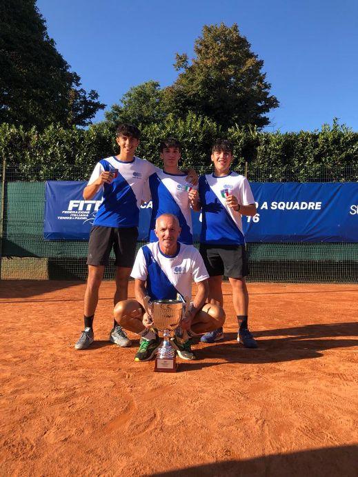 La squadra del Villa Carpena festeggia lo scudetto Under 16