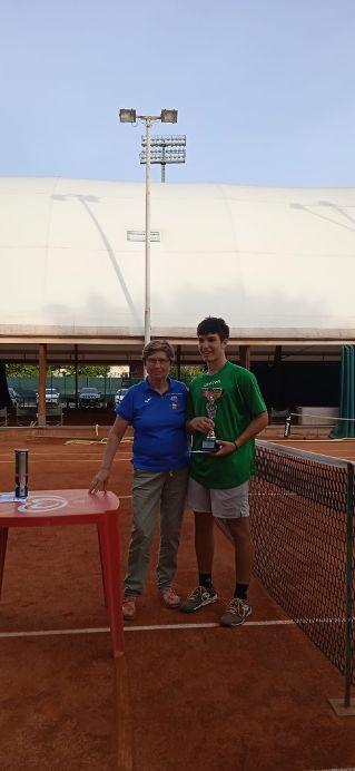 Marco Caporali premiato da Ambra Bianchi