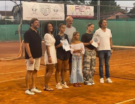 La premiazione del torneo femminile all'Open Fira di Sett Dulur Russi
