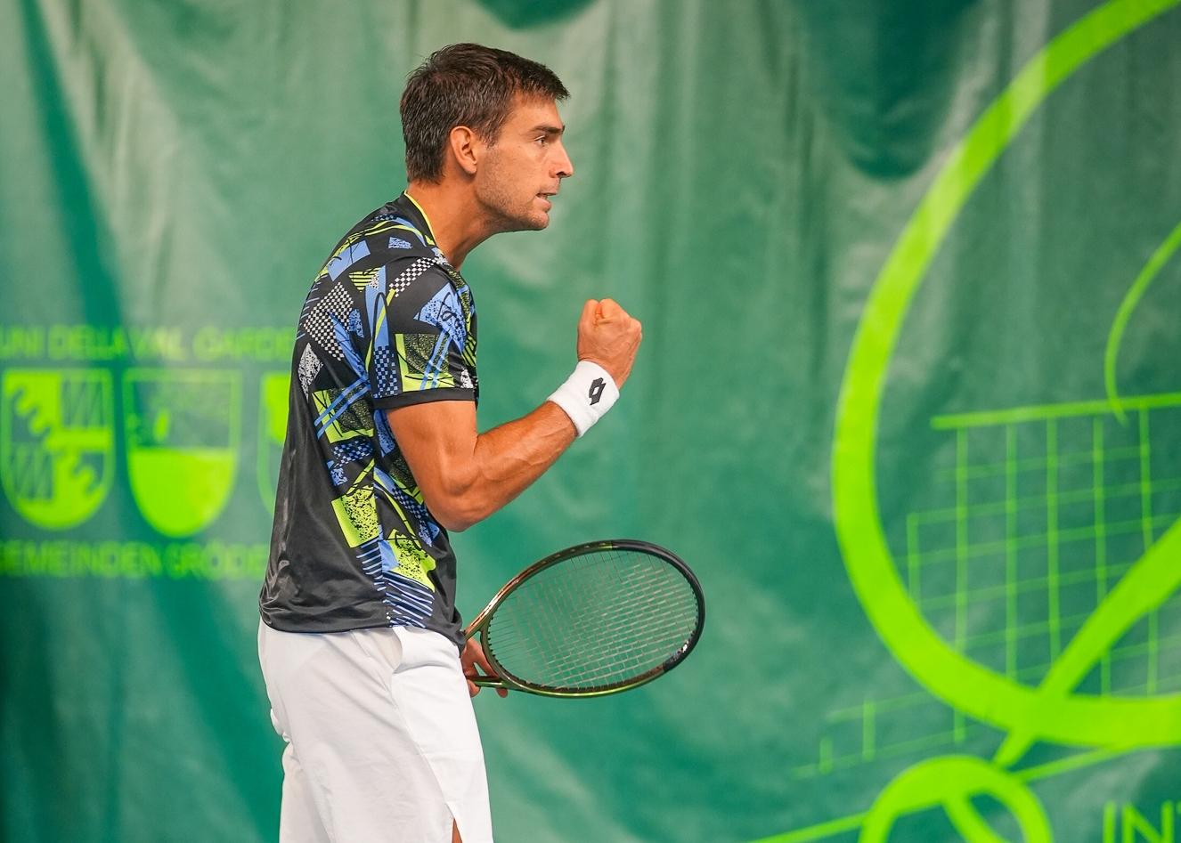 Enrico Dalla Valle doma lo svizzero Bertola e vola nei quarti nel Challenger Atp 75 di Barletta