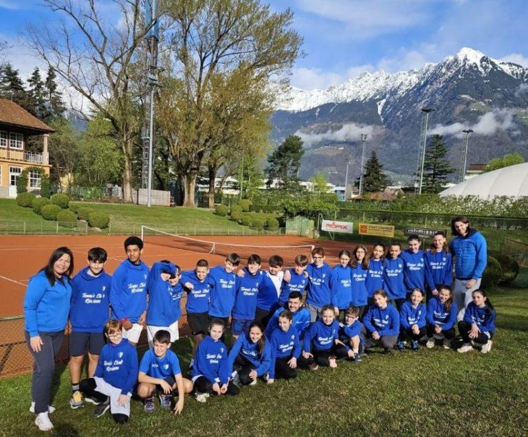 I 27 allievi della scuola agonistica del Tc Riccione a Merano