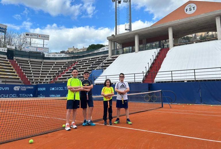 Alcuni giovani allievi della Scuola Federale Tennis di San Marino