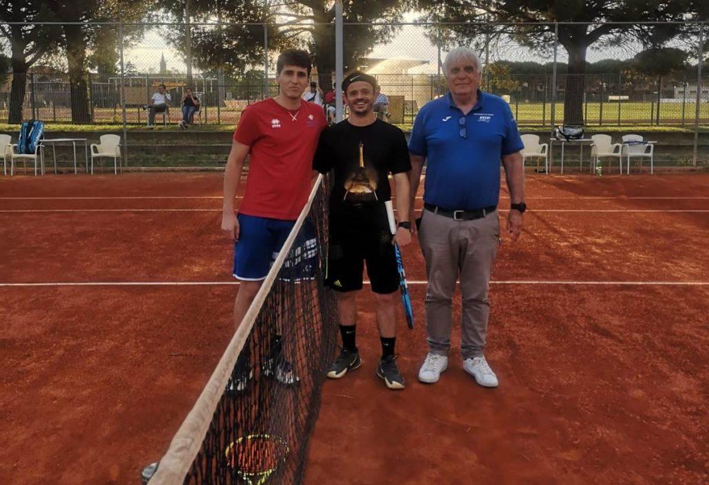 Trofeo Bentasol a Russi: Paolo Ranzi e Giovanni Chiapponi con il giudice arbitro Paride Gordini