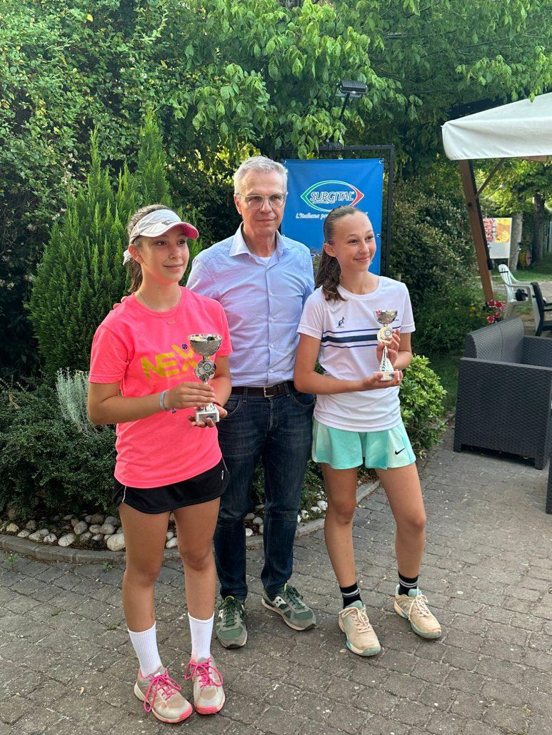 Fulvio Campomori premia le under 14 Gaia Farolfi e Lucrezia Vanni