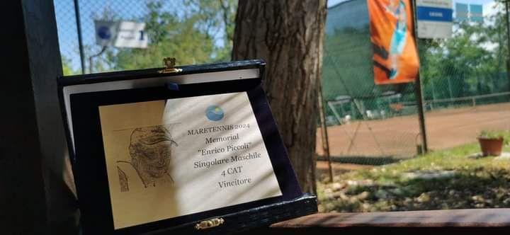 Finale del memorial “Enrico Piccoli” al Maretennis domenica alle 17 tra De Santis e Zagnoli-Al Ct Rimini semifinali nel 4° femminile