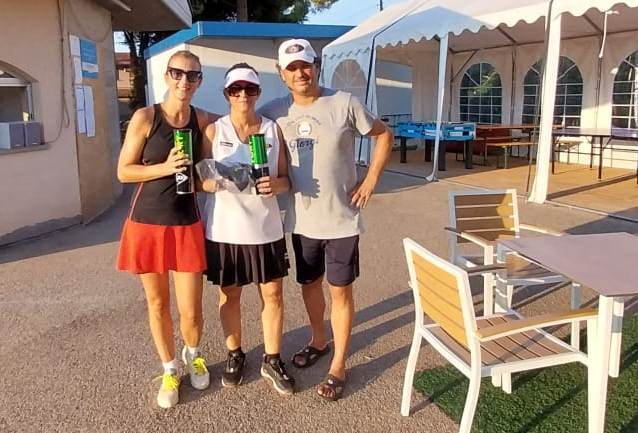 Elisa Fabbri e Barbara Slavi premiate da Andrea Melandri a Russi