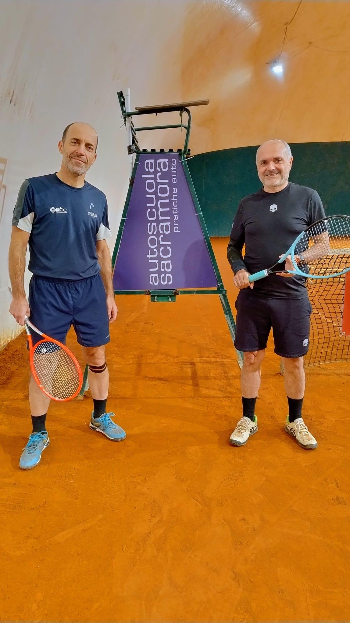 Simone Ricchi si aggiudica il torneo di 4° categoria del Tc Viserba, battuto in finale Rossano Paganelli