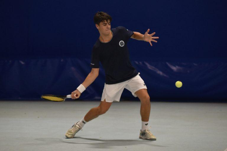 Pietro Ricci colpisce di diritto