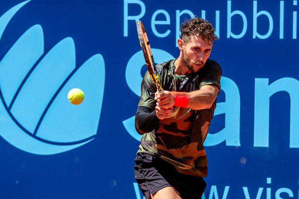 Alberto Bronzetti protagonista nell’Itf di Santa Margherita, si qualifica e poi batte il russo Chepelev (n.3) all’esordio nel main-draw