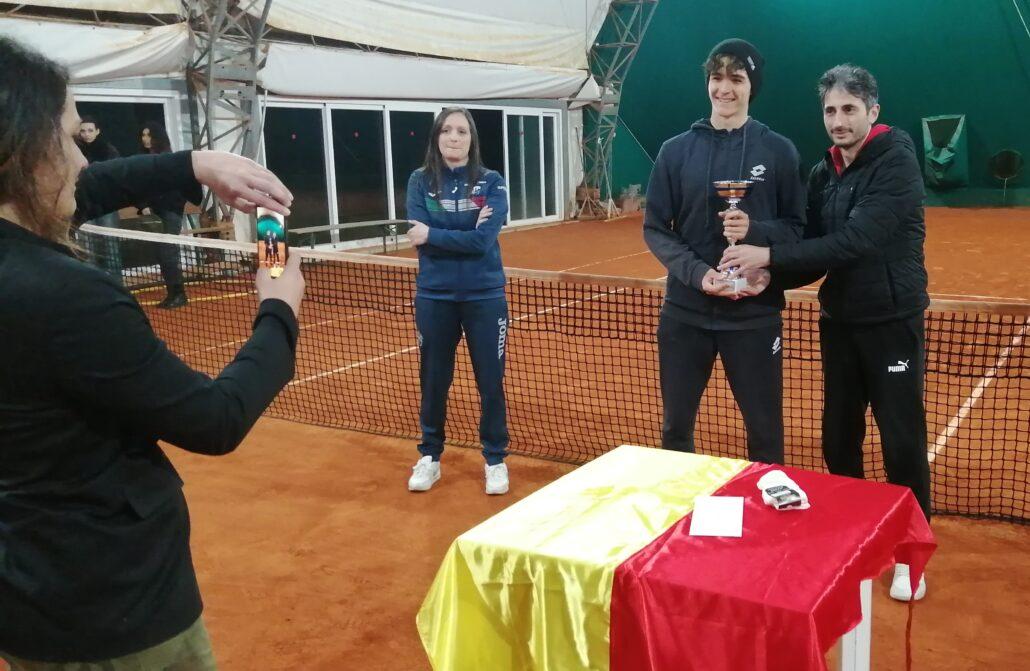 La premiazione di Federico Strocchi al Circolo Tennis Cagli
