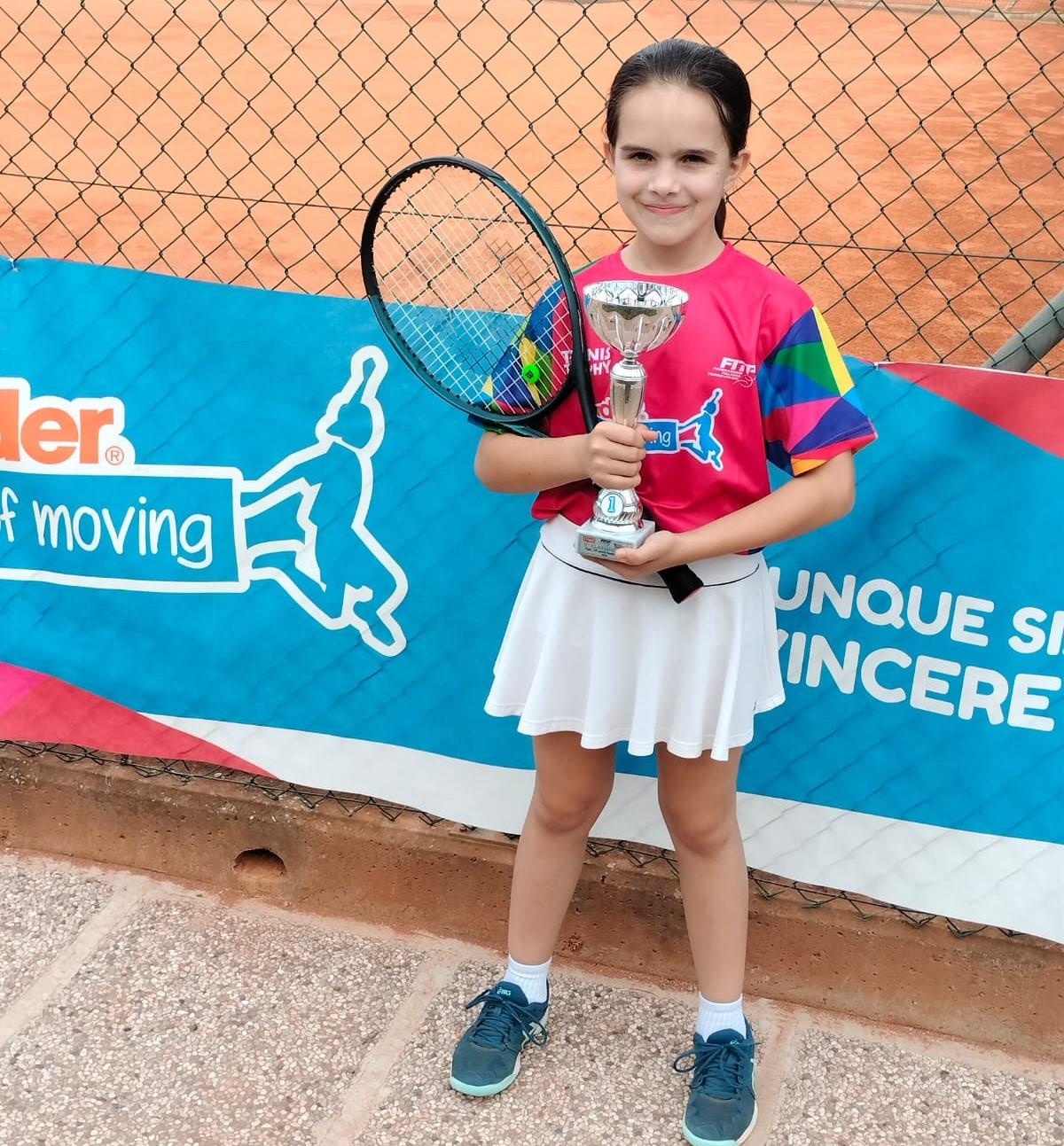 Alle battute finali il trofeo “Frizer” sui campi del Ct Massa: nell’Under 10 femminile finale Badea-Puscas, semifinali per Terenzi, Naldi e De Vita nell’Under 14