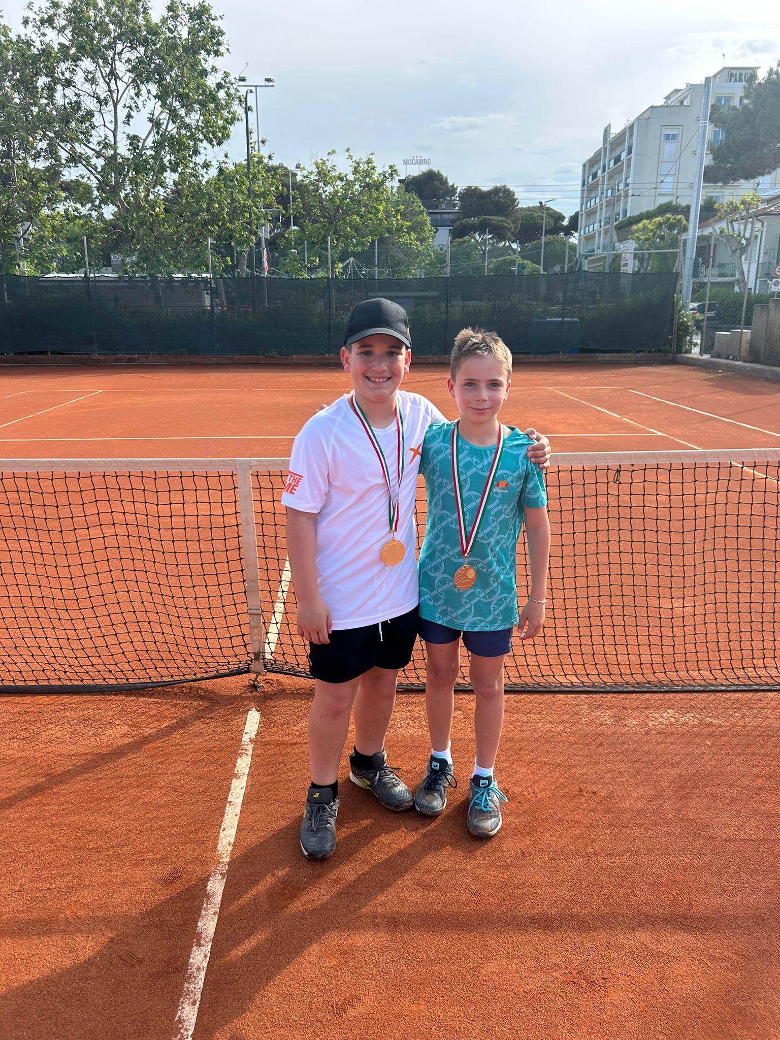 Torneo giovanile del Circolo Alleanza Sportiva di Riccione: Emma Mattone e Leonardo Castori vincono l’Under 10
