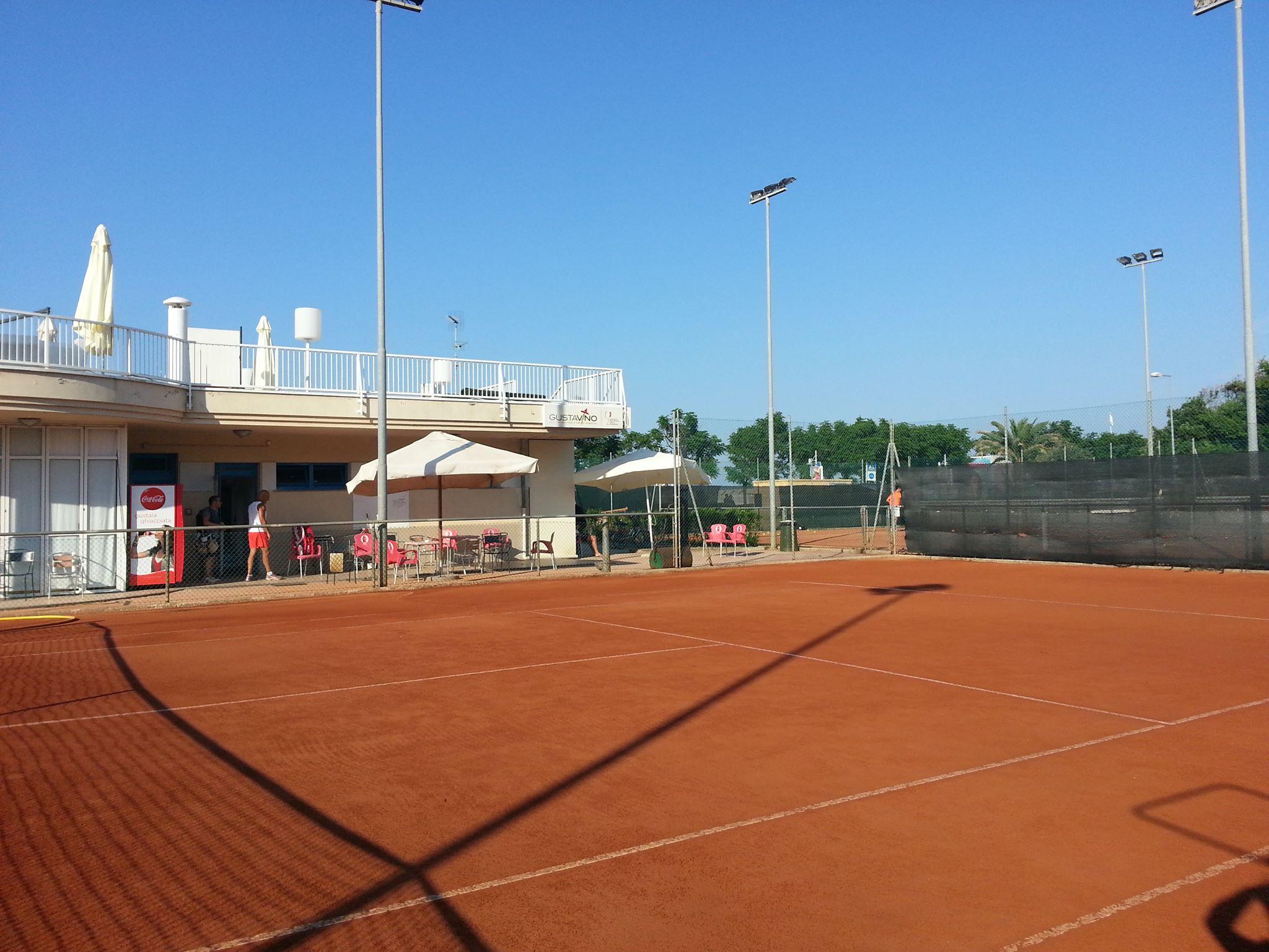 Nel torneo di 4° del Circolo Alleanza Sportiva di Riccione avanzano Badei e De Angeli