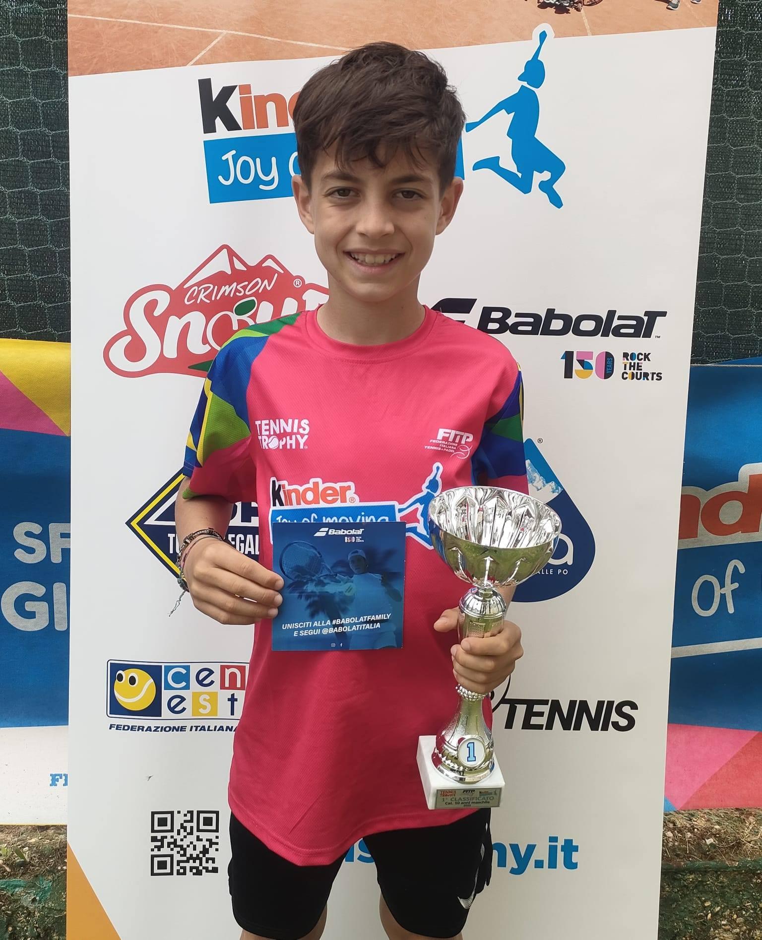 Avanzano sui campi del Ct Cicconetti i tornei giovanili “Designpatrimoniale”-Mattia Sena vince il torneo Kinder Under 10 di Jesi