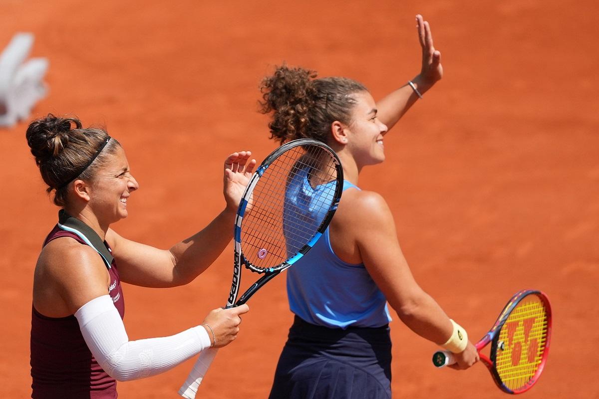 Sara Errani e Jasmine Paolini strepitose: travolte Andreeva e Shnaider, è finale in doppio al Roland Garros