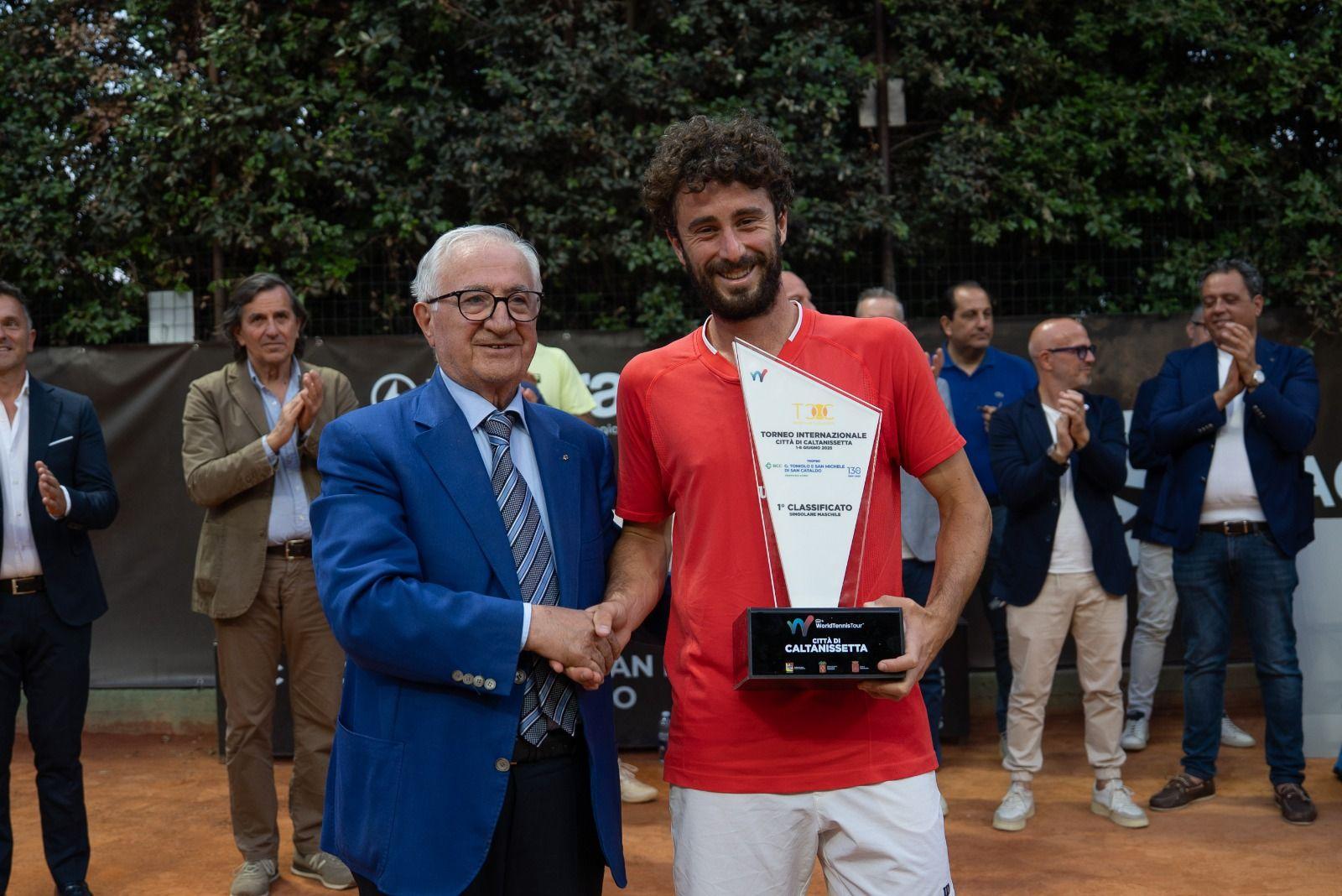Manuel Mazza strepitoso, si aggiudica il torneo Itf Men’s Future di Caltanissetta-A Messina avanzano Morolli e Mazzola