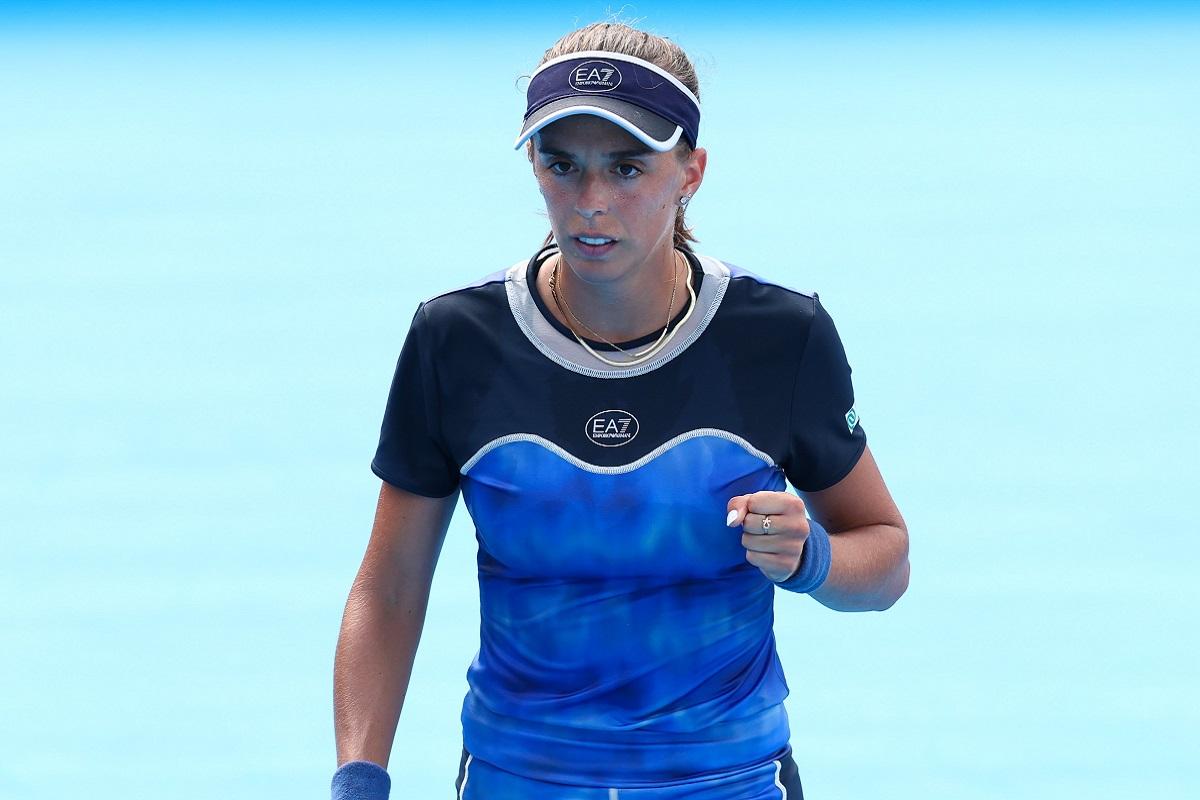 Lucia Bronzetti in campo nelle qualificazioni del Wta 1000 di Wuhan