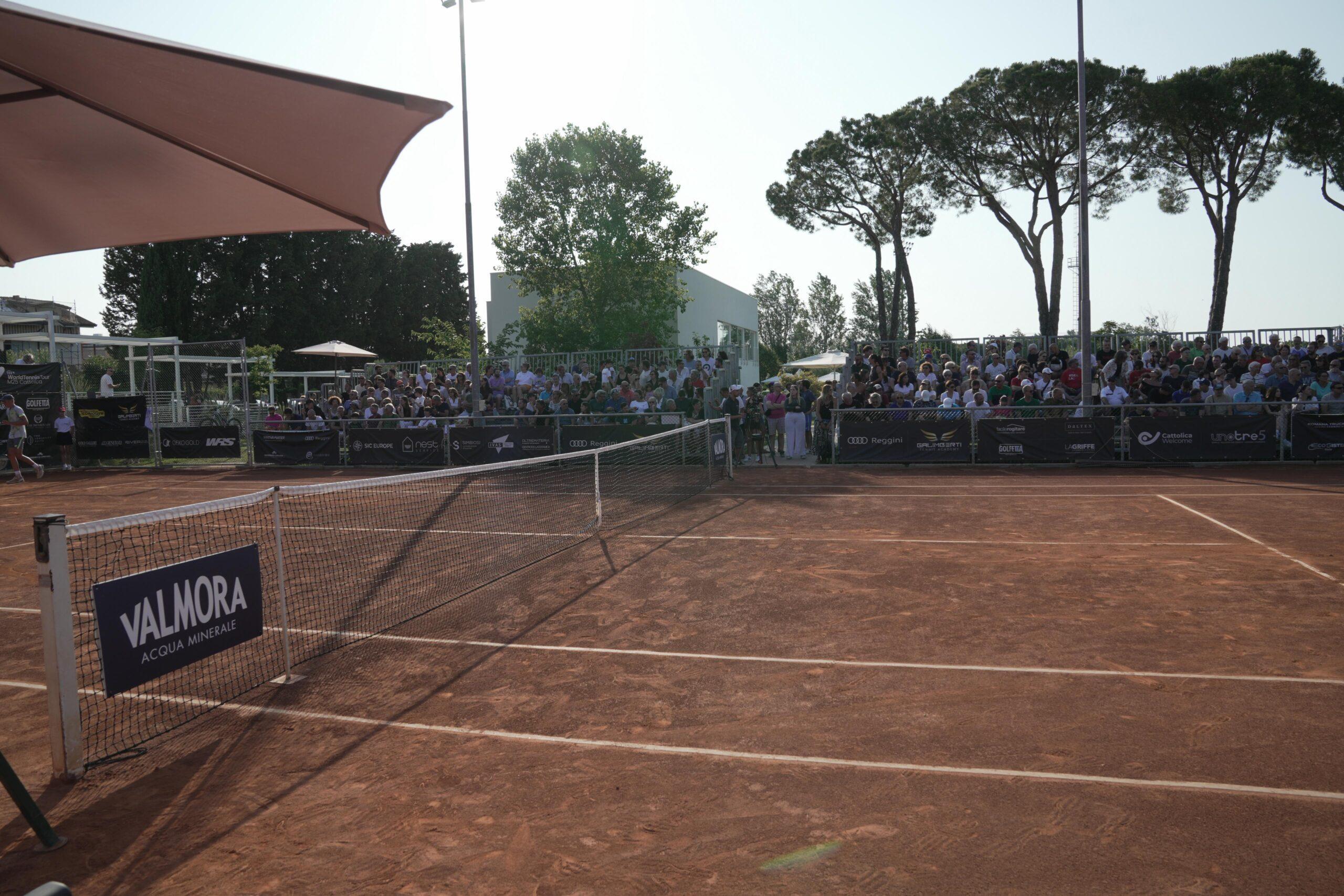 Primi match nel torneo giovanile “Facile Rogitare Junior Trophy” al Queen’s Club di Cattolica