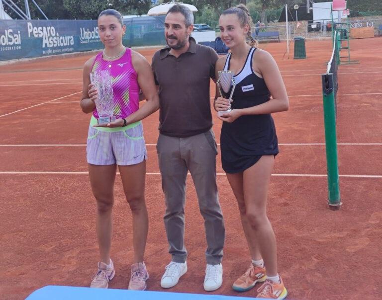 Silvia Alletti e Sara Aber premiate dopo la finale all'Open Baia di Pesaro