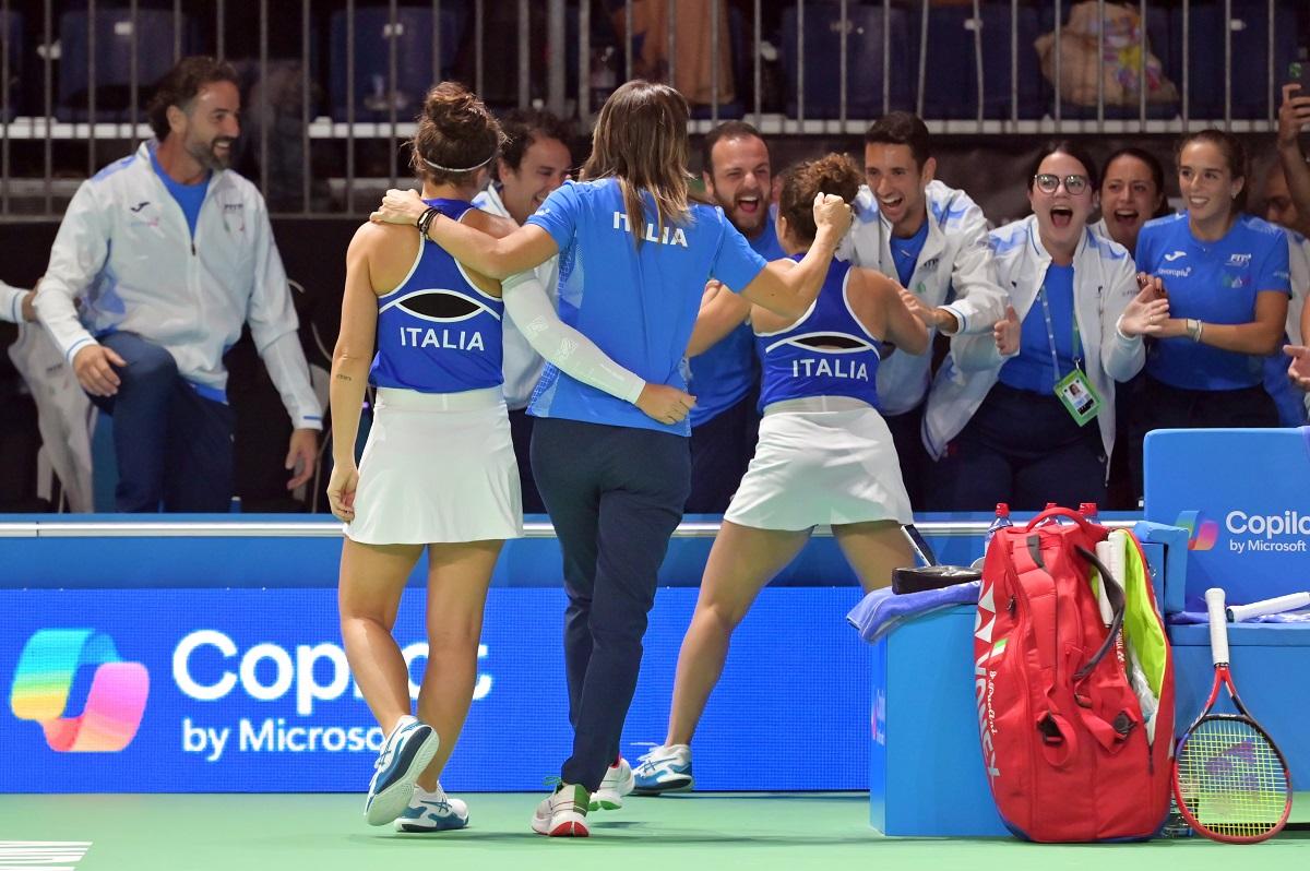 Italia in finale in Billie Jean King Cup a Shenzhen: la rimonta miracolosa di Paolini con Svitolina ed il doppio Errani-Paolini valgono la sfida per il titolo