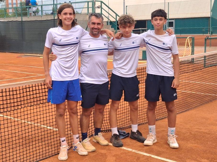 La squadra Under 14 maschile del Tc Faenza con il capitano Marco Poggi
