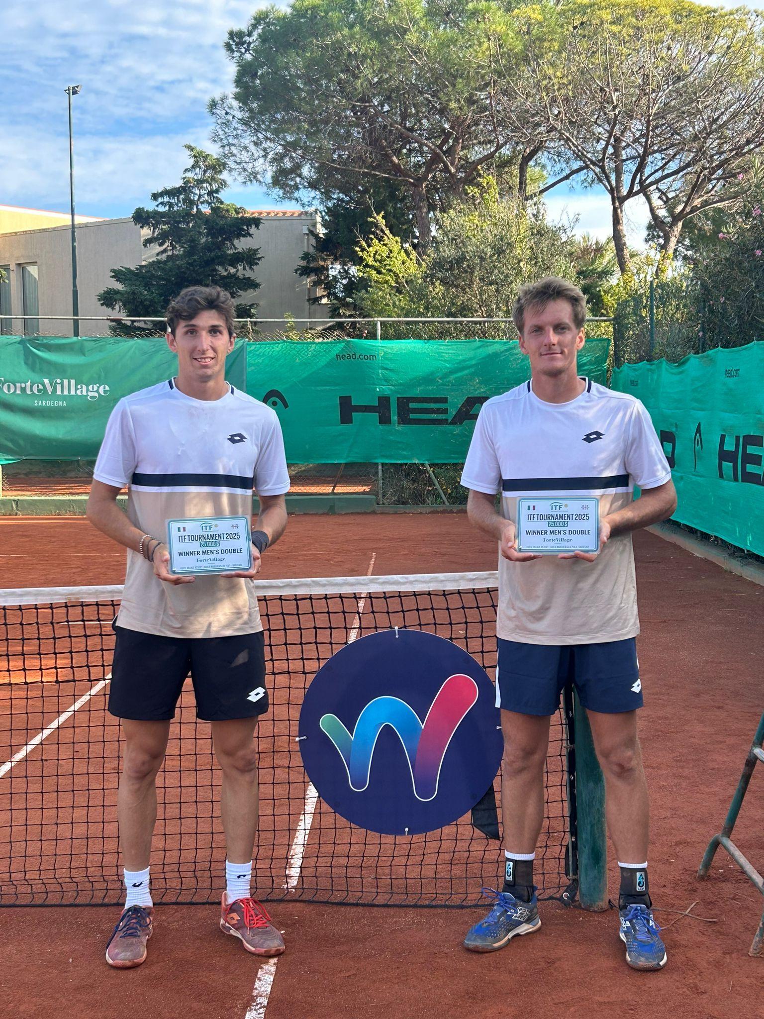 Impresa di Federico Bondioli nell’Itf di Santa Margherita di Pula: vince tre partite in un giorno e conquista il titolo di doppio in coppia con Giovanni Oradini