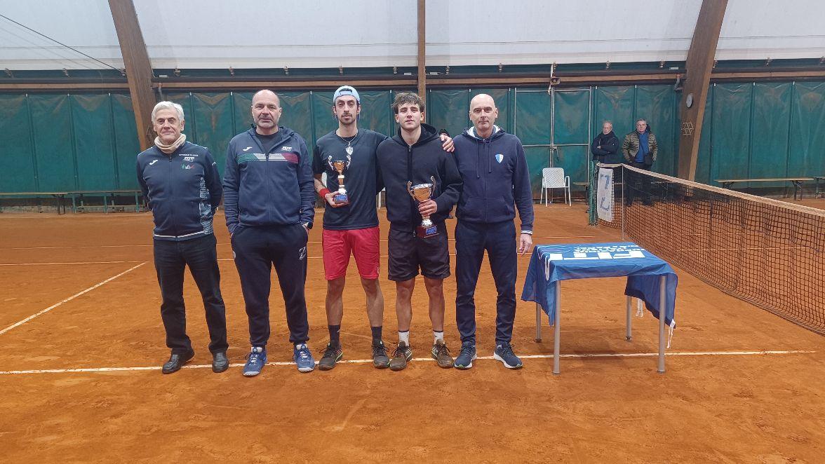 Enrico Baldisserri domina l’Open del Tc Riccione, battuto nettamente in finale Mattia Bandini. Federico Romani vince il 4°, Andrea Monti il 3° categoria