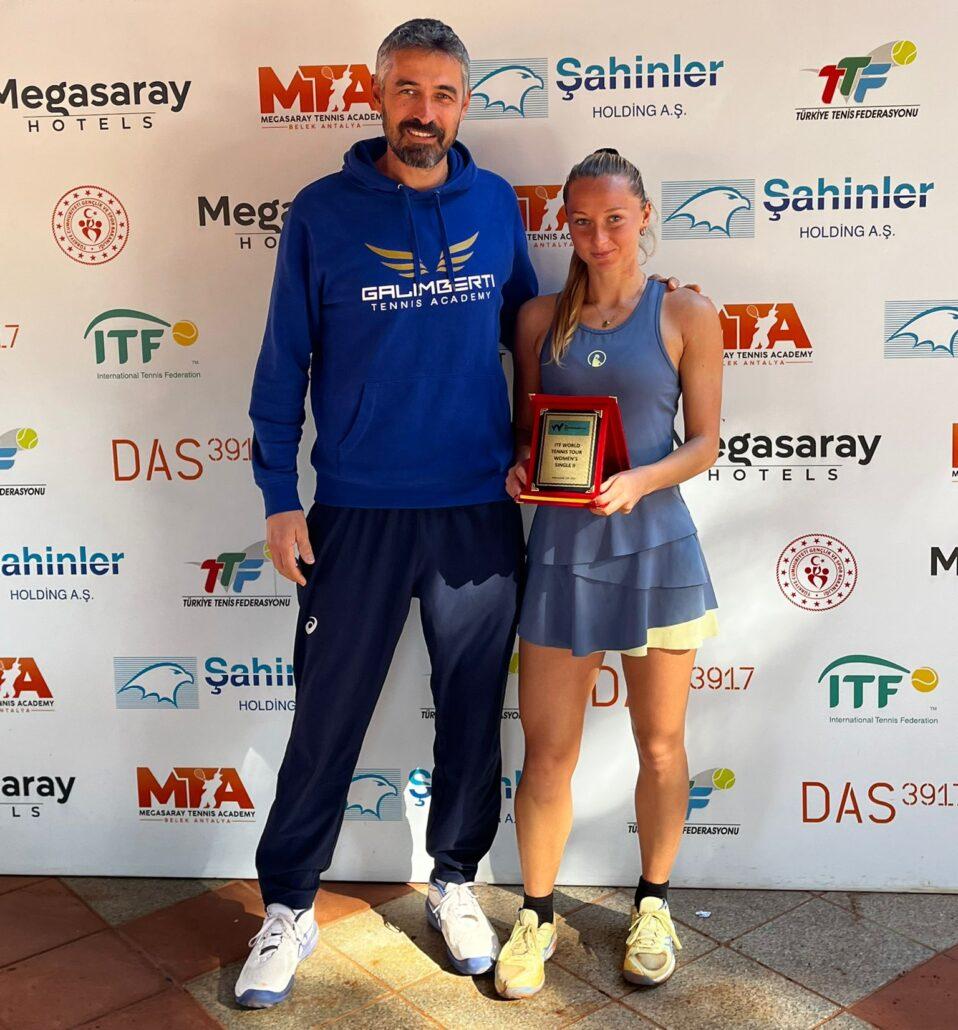 Alessandra Mazzola ad Antalya con il coach Igor Gaudi (Galimberti Tennis Academy)
