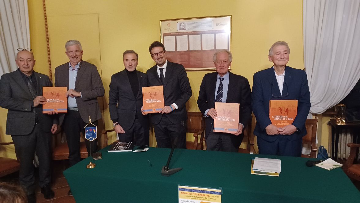 Straordinario successo di partecipazione per la presentazione del libro “Il tennis come mosaico di vita”, i 94 anni del Circolo Tennis Zavaglia Ravenna