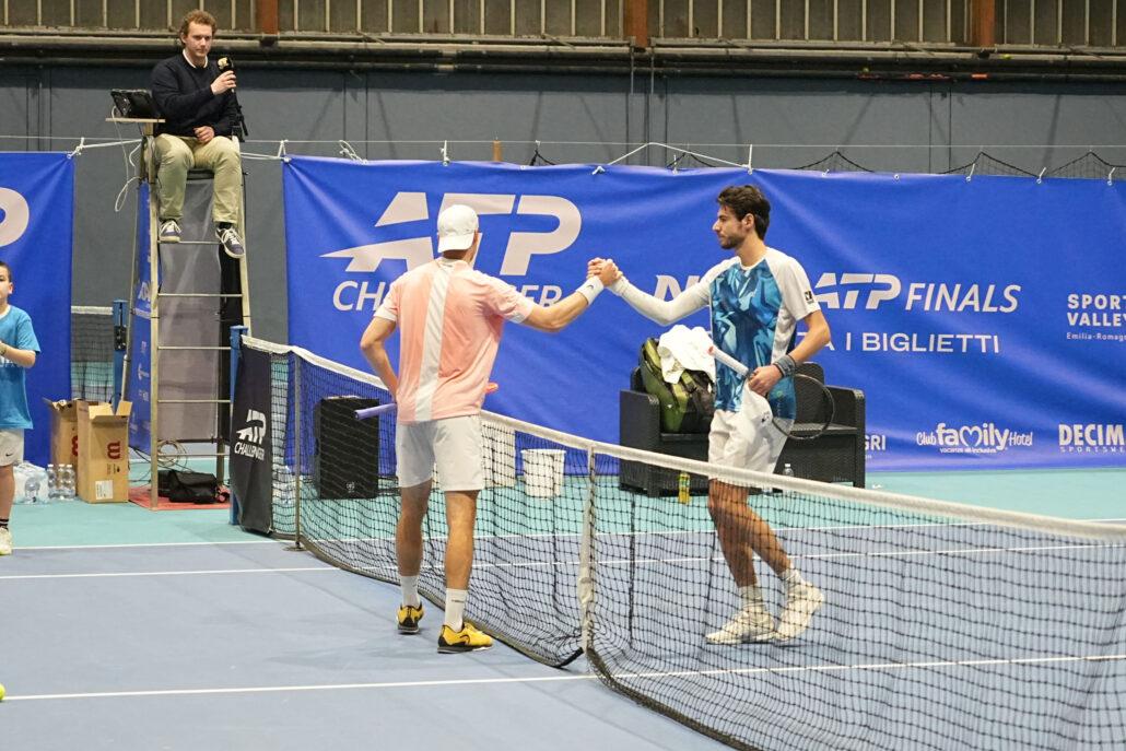Il saluto a fine partita fra Sandro Klopp e Pietro Fellin