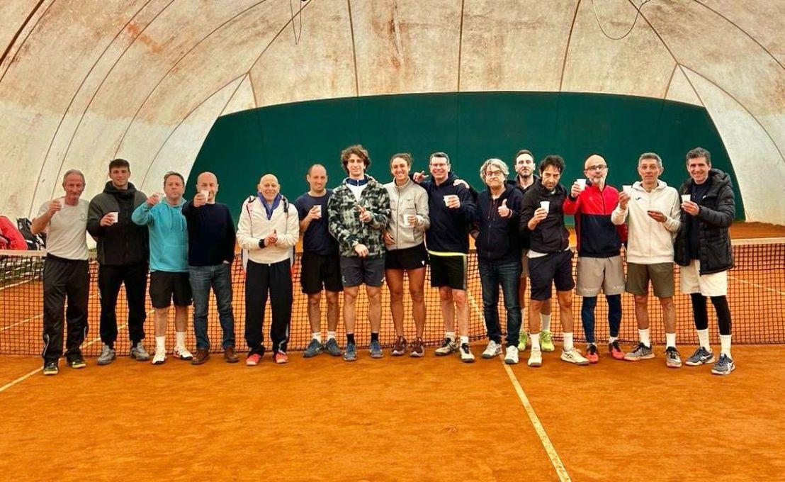 Compleanno in campo al Tc Viserba per Roberto Rinaldi