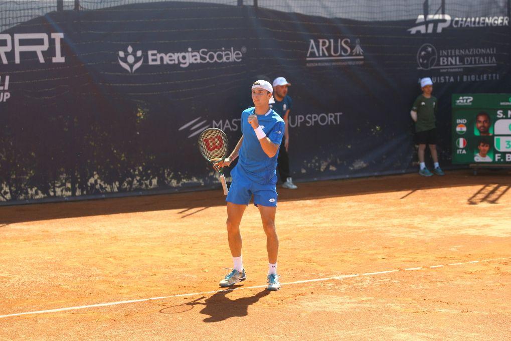 Federico Bondioli sconfitto in semifinale nel Challenger di Napoli da Altmaier-Da domani Forti, Mazza e Rottoli nel Challenger di Barletta, nel main-draw Dalla Valle e Bondioli con una wild-card