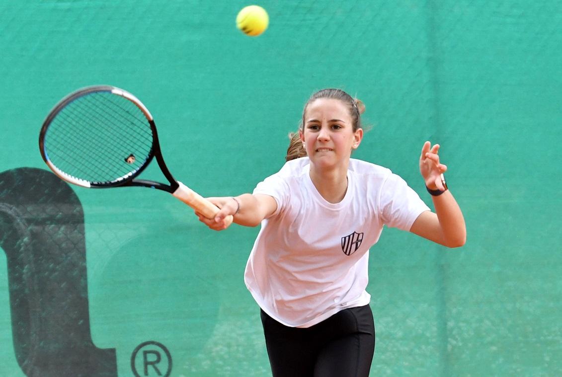 Si giocano i quarti nel torneo di prequalificazione Bnl del Tennis Villa Carpena: esordio doc per Chiara Fornasieri e Carolina Gasparini