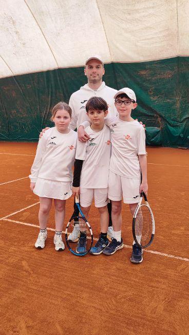 Tc Ippodromo Cesena, Tc Faenza, Tennis Villa Carpena, Ct Cervia, Ct Cesena B, Tc Castelbolognese e Suzanne Lenglen 2 A avanzano nel campionato Under 10 misto