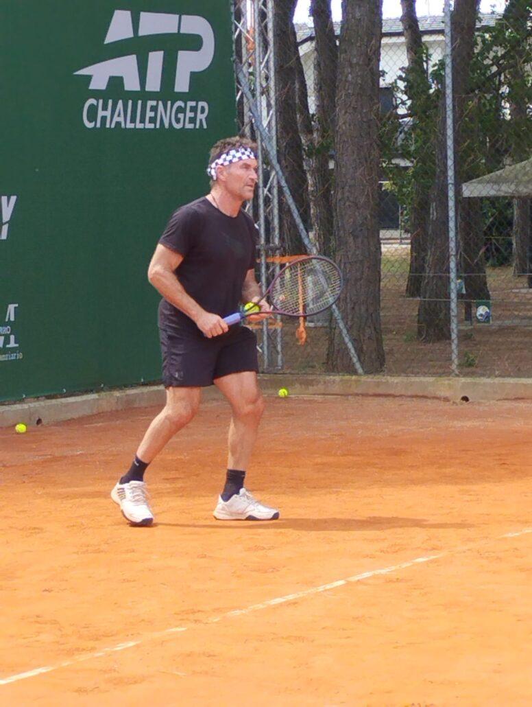 Pat Cash in azione sui campi della Polisportiva 2000 Cervia