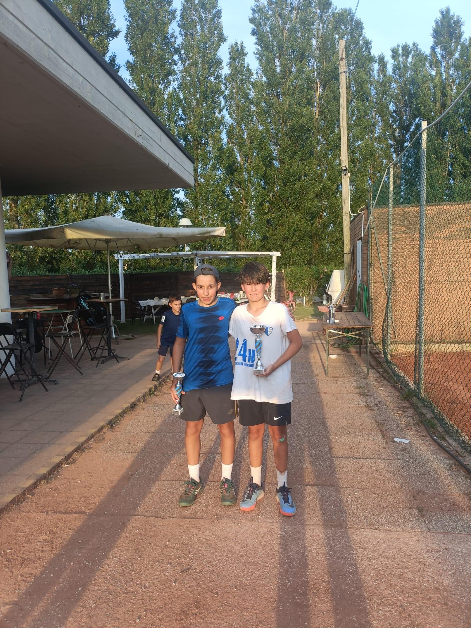 Luca Magnoni e Leonardo Carioni vincono il torneo giovanile dell’Up Tennis