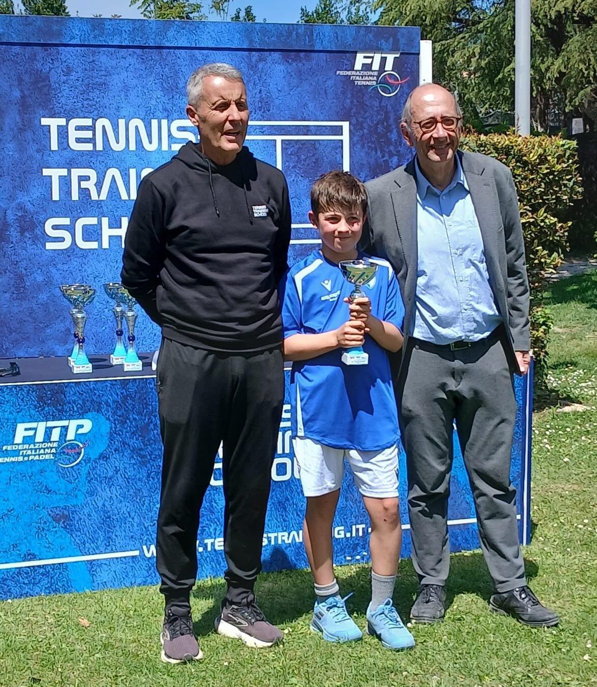 Thomas Mancini vince il tabellone Under 10 nel trofeo Kinder di Foligno-Avanza il trofeo “Cibe” di 3° al Tc Riccione, tutti i risultati