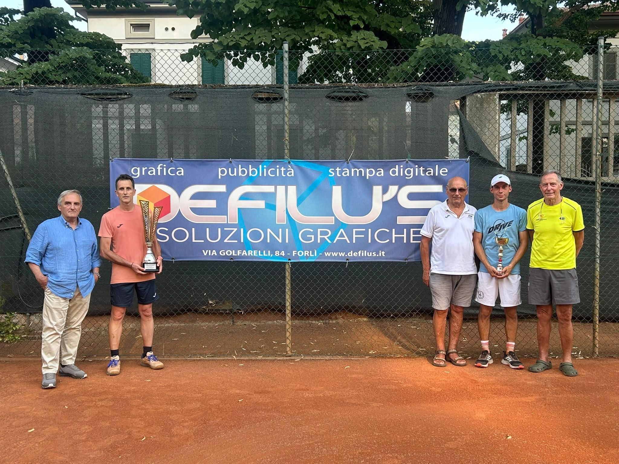 Alberto Scafoletti supera in finale Andrea Pacchioni e si aggiudica il trofeo “Defilus” sui campi del Ct Marconi di Forlì