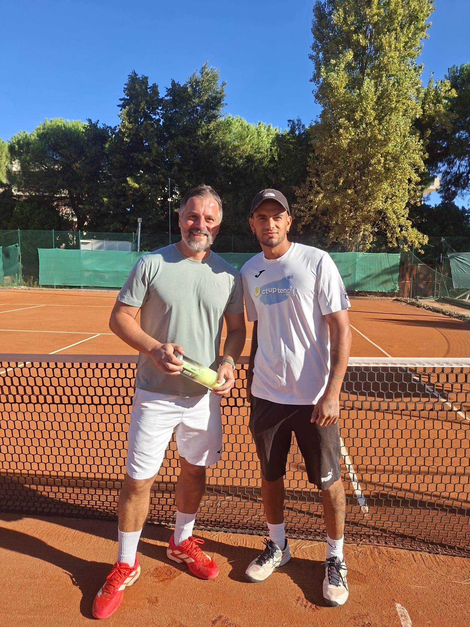 Primi match nel torneo di 3° del Ct Casalboni: a segno Manfredini, Balducci, Casalboni e Felciani nel maschile, Bresciani nel femminile