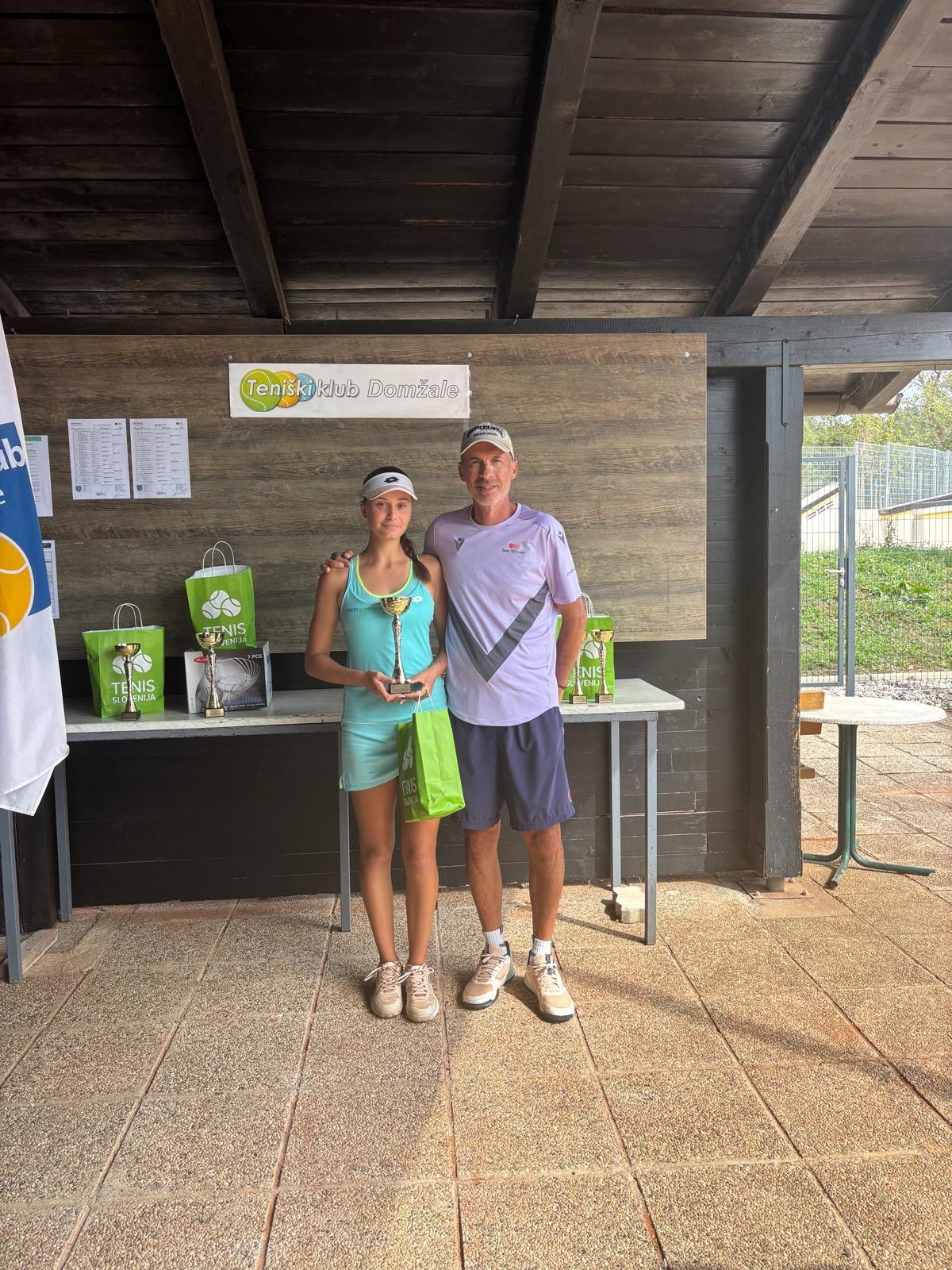 Sofia Cadar sale sul gradino più alto nel torneo Itf Junior sloveno di Domzale (J60)