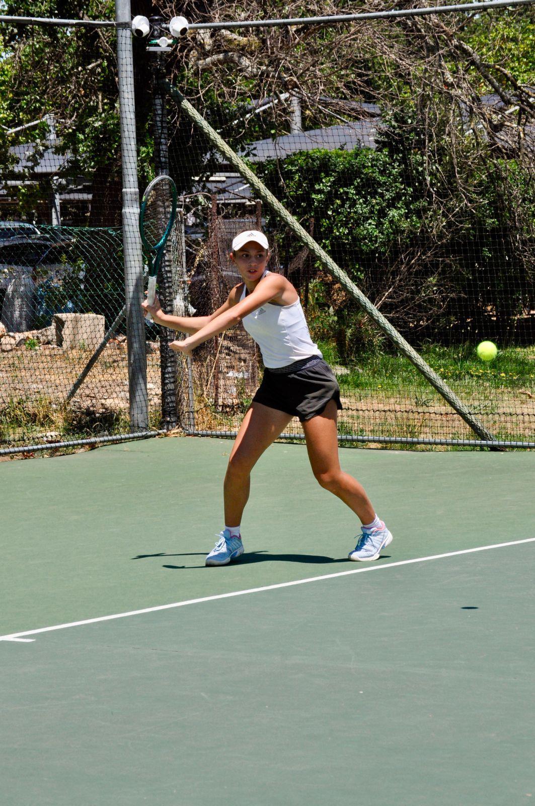 Lanzoni, Rondinelli ed Omiccioli nei quarti del torneo Open del Tc Viserba