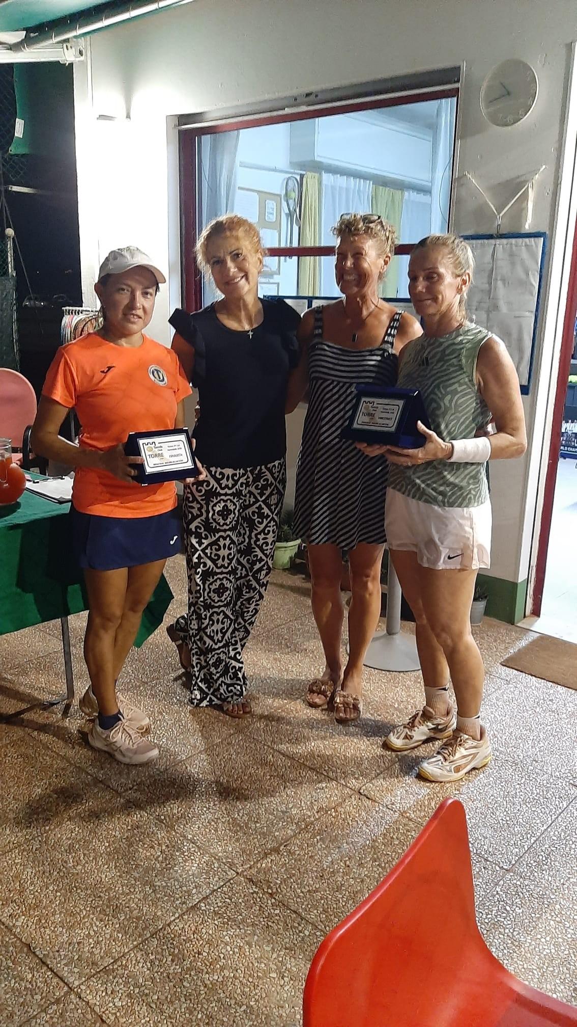 Melania Vancini sul gradino più alto del podio nel Memorial “Mauro Bilancioni” di 4° al Tc Torre Pedrera