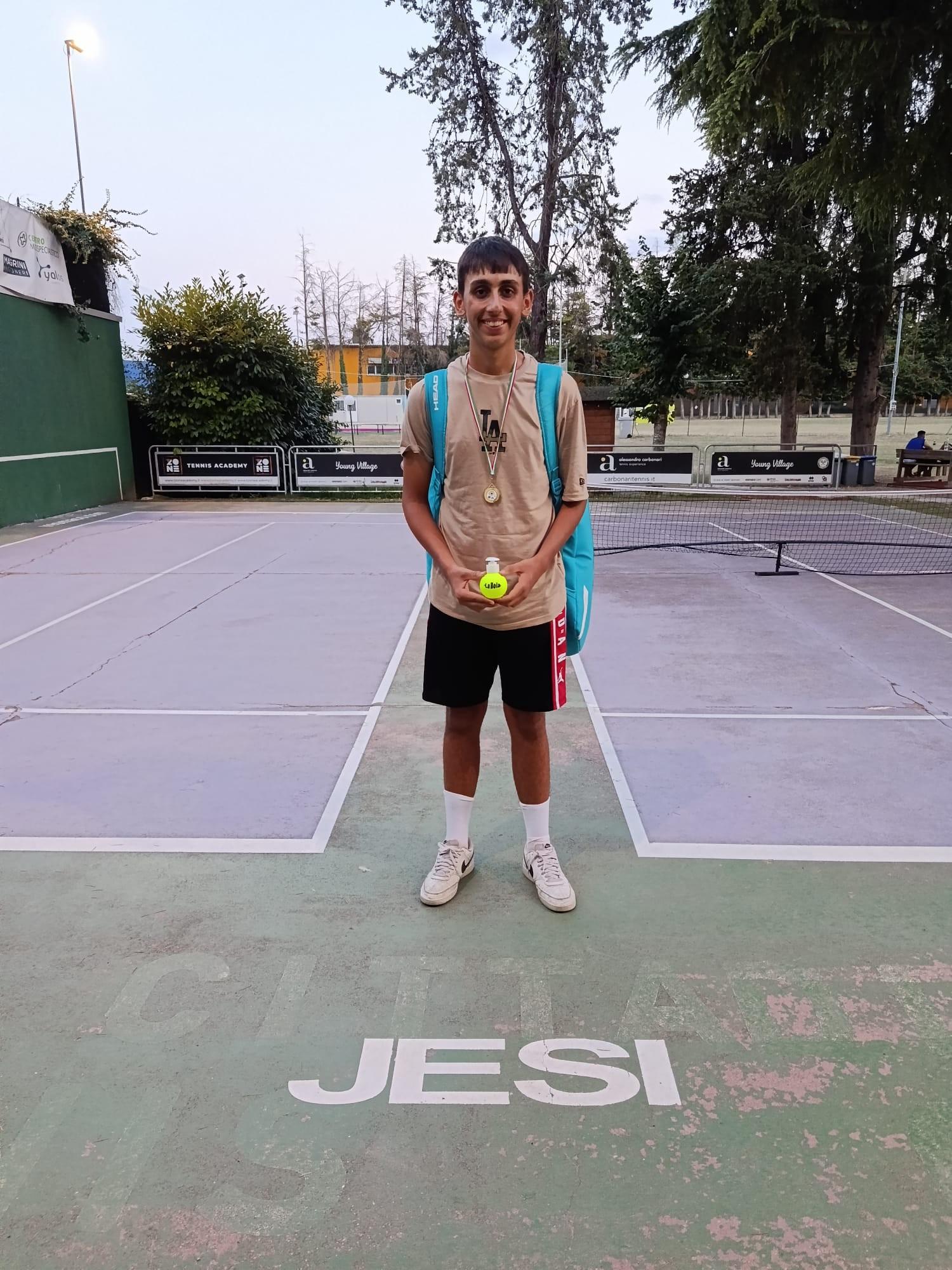 Primi match nel torneo Open femminile del Tc Viserba-Leonardo Tana vince il torneo Under 16 del Circolo Cittadino di Jesi