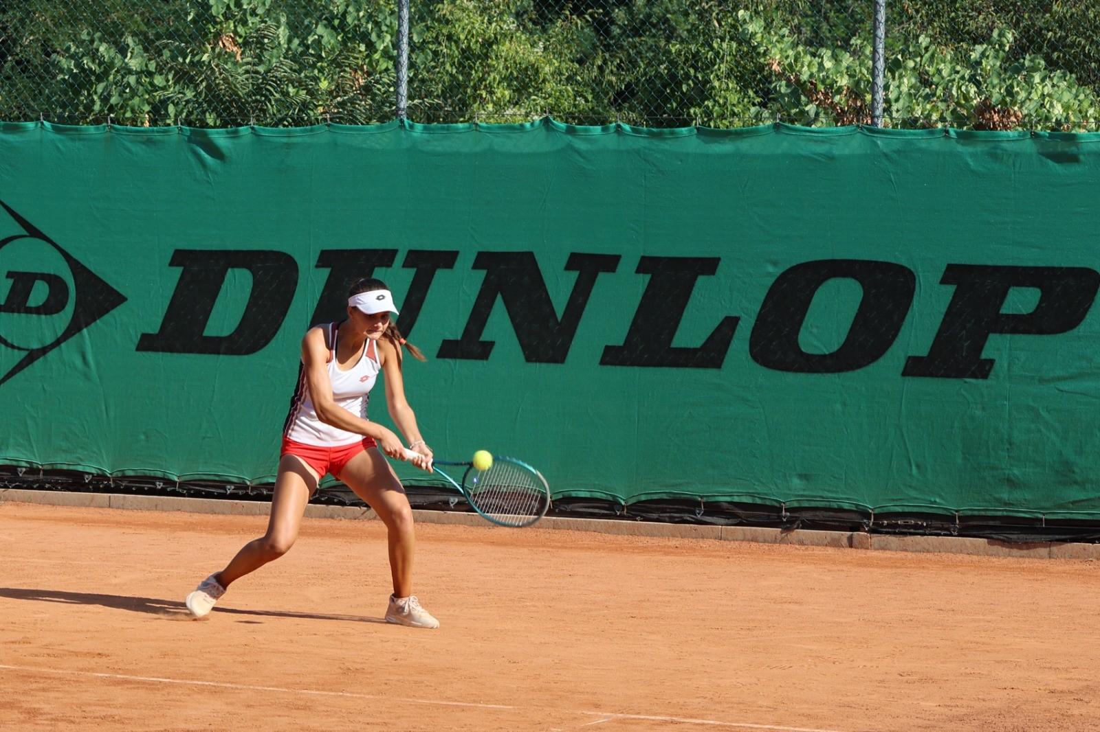 Sofia Cadar in finale in doppio nel torneo Itf Junior di Lucerna